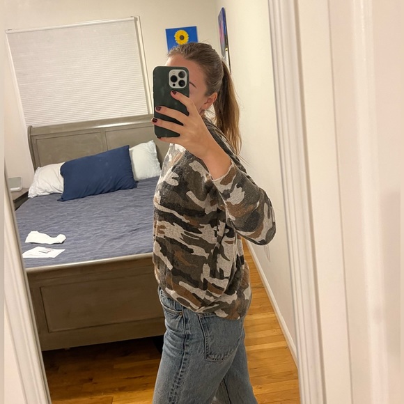 Camo Sweater- size small LF brand - Picture 5 of 5